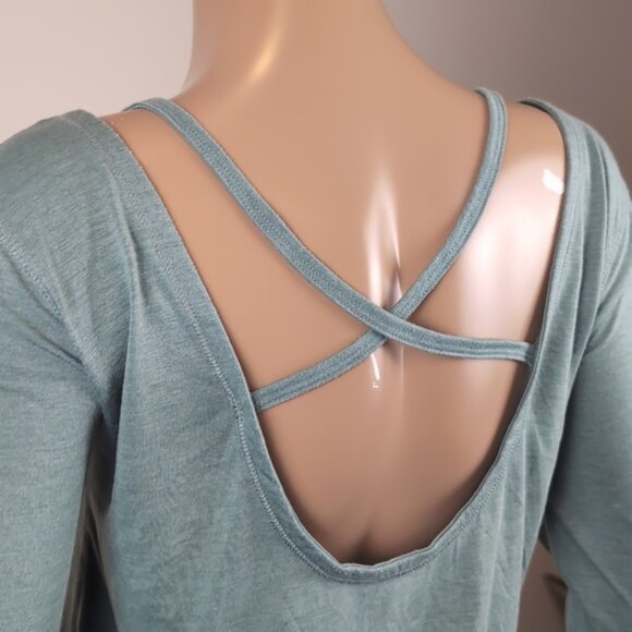 3/$20 Old Navy Active Go Dry Top Long Sleeve Teal Green Strappy Back Loose Fit - Picture 5 of 9